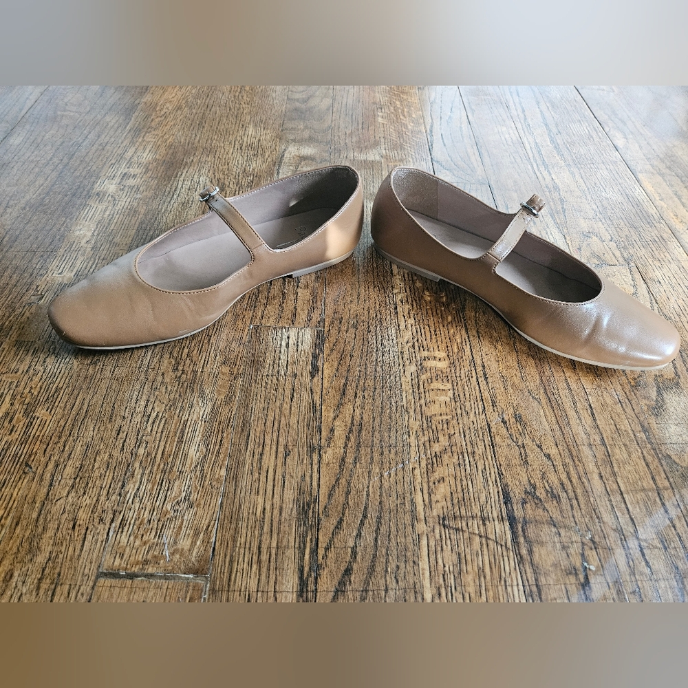 Linea Paolo Women's Mary Jane Flats - Picture 2 of 8